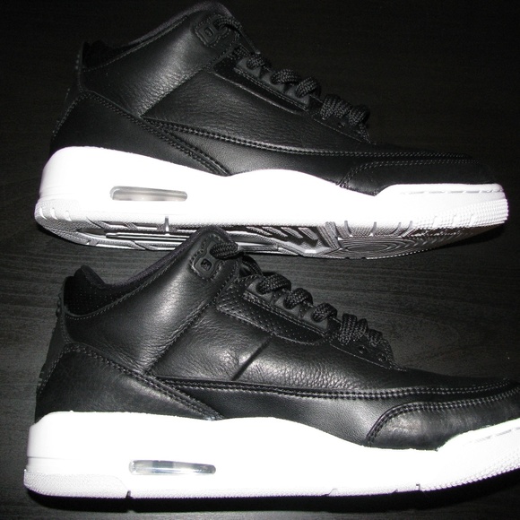 Air Jordan 3 Retro Cyber Monday Sneaker - Picture 4 of 8